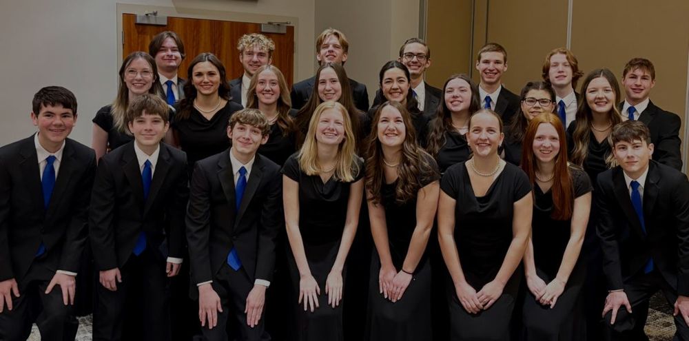 Troubadours choir in concert dress