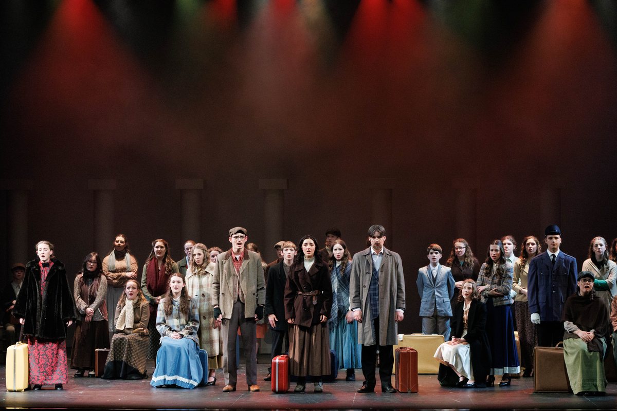 Anastasia: the full cast on stage