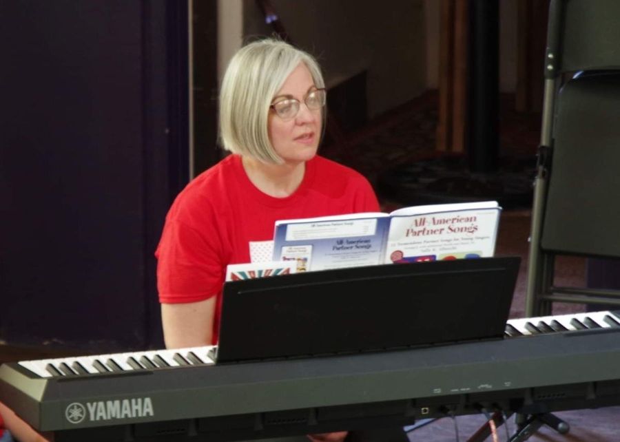 Accompanist at the piano